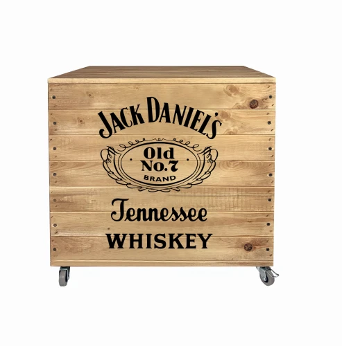 drewniana skrzynia z logo jack daniels